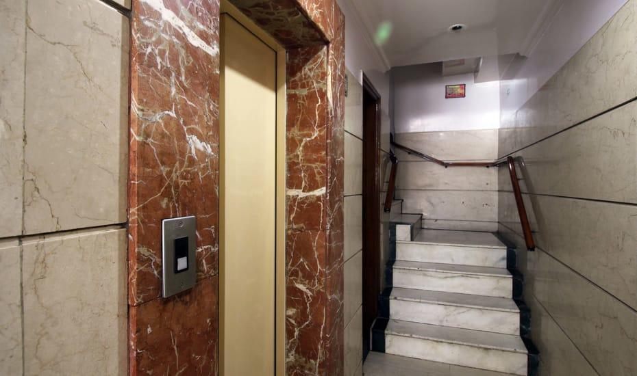 Hotel Sukant Palace Делхи Екстериор снимка